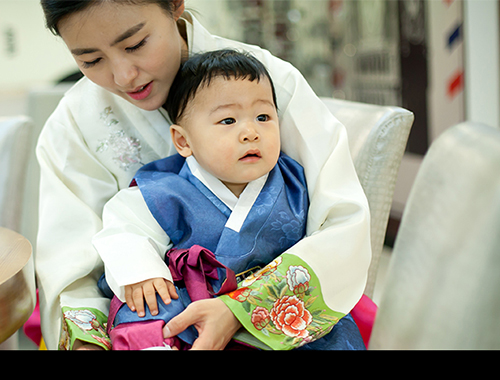 한옥촬영 - 고즈넉한 한옥 배경의 가족사진