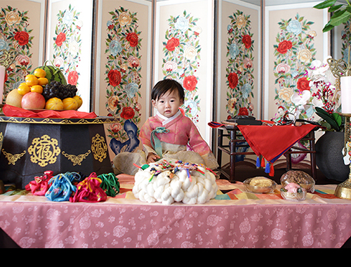 한옥촬영 - 한복 입은 온 가족의 단체 기념사진